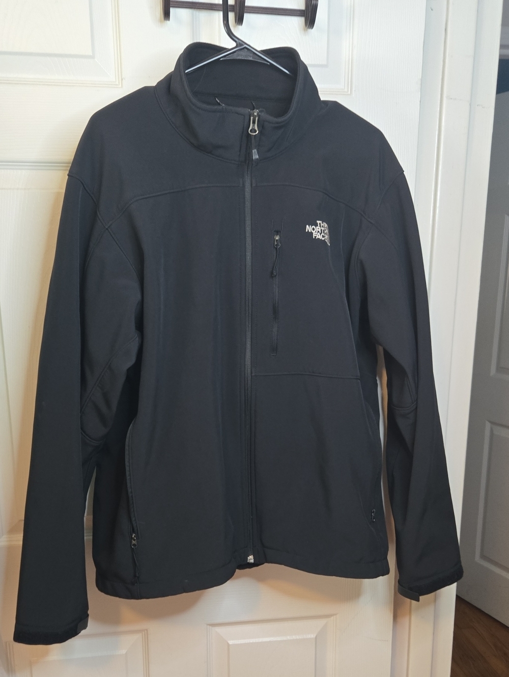 The North Face Black Lightweight Softshell Jacket - Full Zip